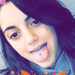 Meet your Posher, Izabella